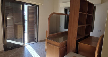 Four bedroom first floor House  for rent at Chloraka