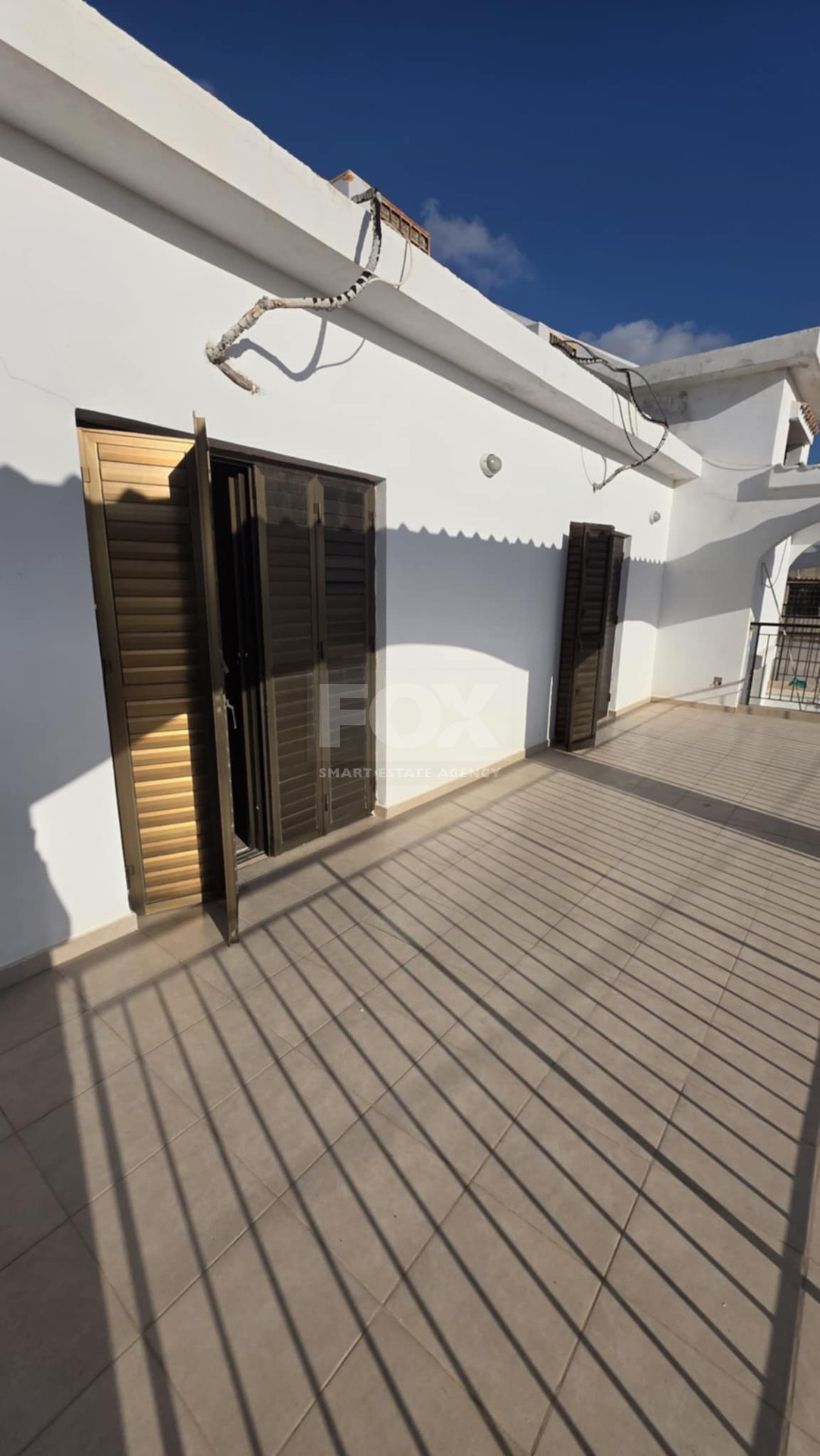 Four bedroom first floor House  for rent at Chloraka