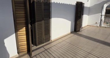 Four bedroom first floor House  for rent at Chloraka