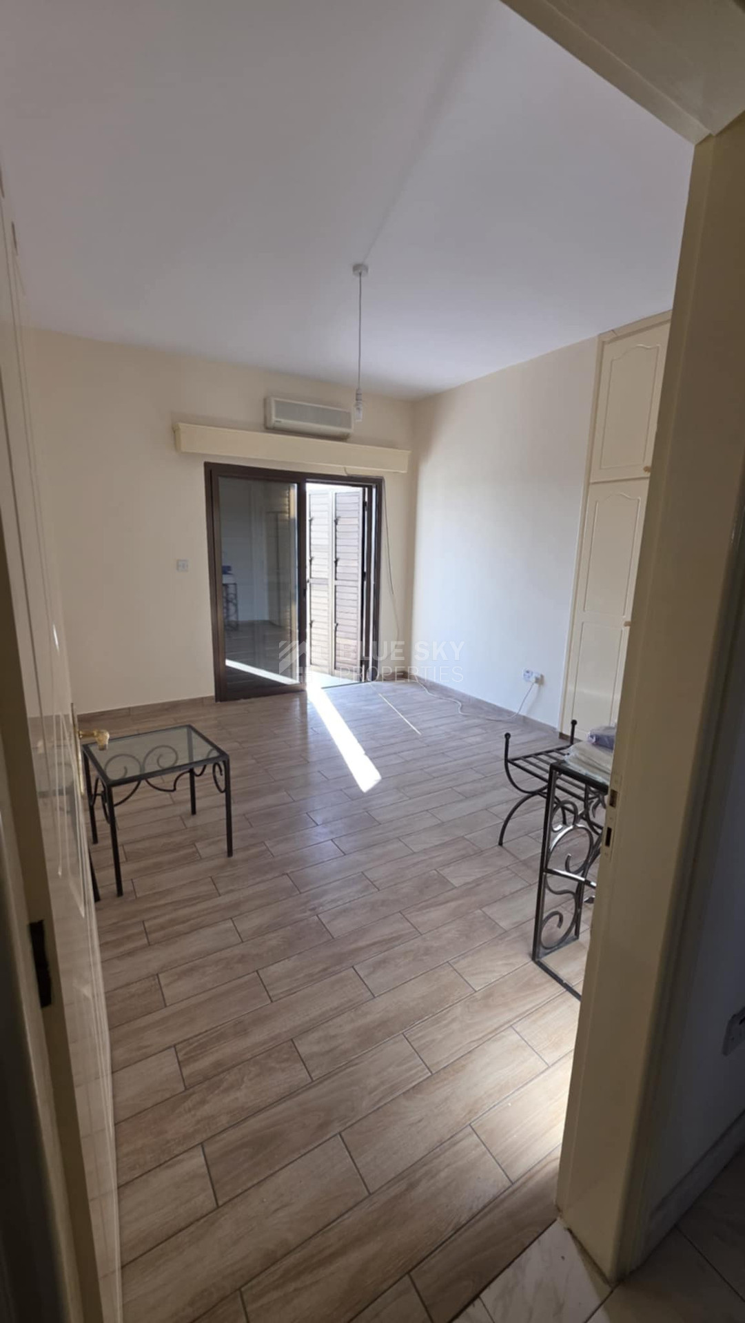 Four bedroom first floor House  for rent at Chloraka