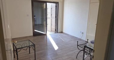 Four bedroom first floor House  for rent at Chloraka
