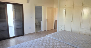 Four bedroom first floor House  for rent at Chloraka