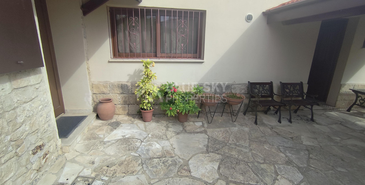 Traditional thee bedroom  furnished House for rent in Agia Filaxi, Limassol