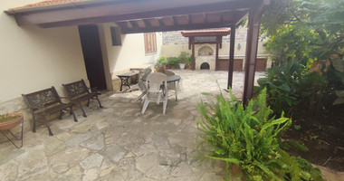 Traditional thee bedroom  furnished House for rent in Agia Filaxi, Limassol