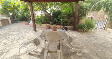 Traditional thee bedroom  furnished House for rent in Agia Filaxi, Limassol