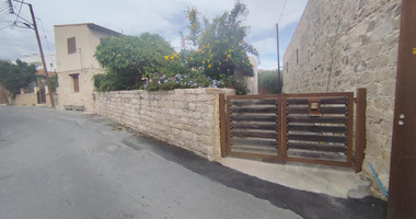 Traditional thee bedroom  furnished House for rent in Agia Filaxi, Limassol