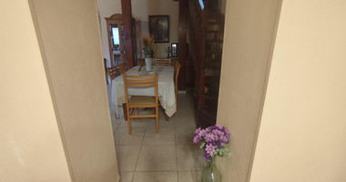 Traditional thee bedroom  furnished House for rent in Agia Filaxi, Limassol