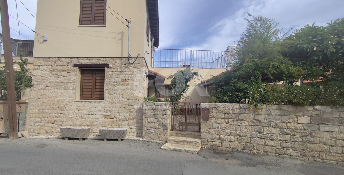 Traditional thee bedroom  furnished House for rent in Agia Filaxi, Limassol