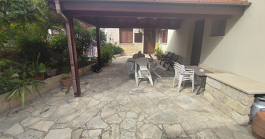 Traditional thee bedroom  furnished House for rent in Agia Filaxi, Limassol