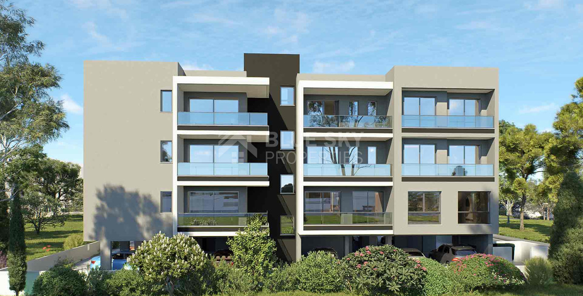 Spacious,one bedroom apartment with verandas and private parking in the center of Paphos