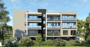 Spacious,one bedroom apartment with verandas and private parking in the center of Paphos