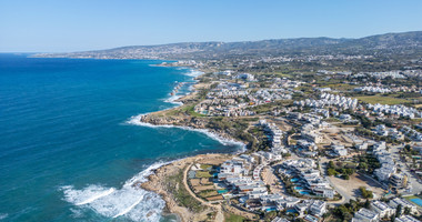 Six bedroom Beachfront Corner Villa, Seaside Villa on the Golden Mile in Chloraka, Paphos