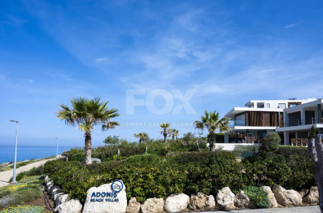Six bedroom Beachfront Corner Villa, Seaside Villa on the Golden Mile in Chloraka, Paphos
