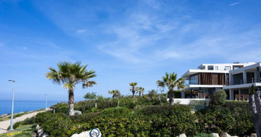 Six bedroom Beachfront Corner Villa, Seaside Villa on the Golden Mile in Chloraka, Paphos