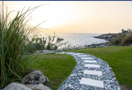 Six bedroom Beachfront Corner Villa, Seaside Villa on the Golden Mile in Chloraka, Paphos