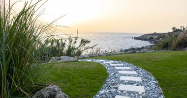 Six bedroom Beachfront Corner Villa, Seaside Villa on the Golden Mile in Chloraka, Paphos