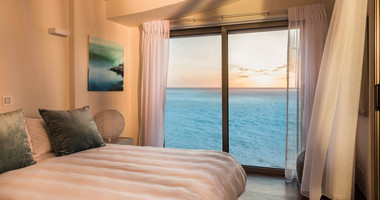 Six bedroom Beachfront Corner Villa, Seaside Villa on the Golden Mile in Chloraka, Paphos