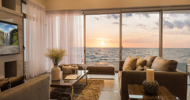 Six bedroom Beachfront Corner Villa, Seaside Villa on the Golden Mile in Chloraka, Paphos