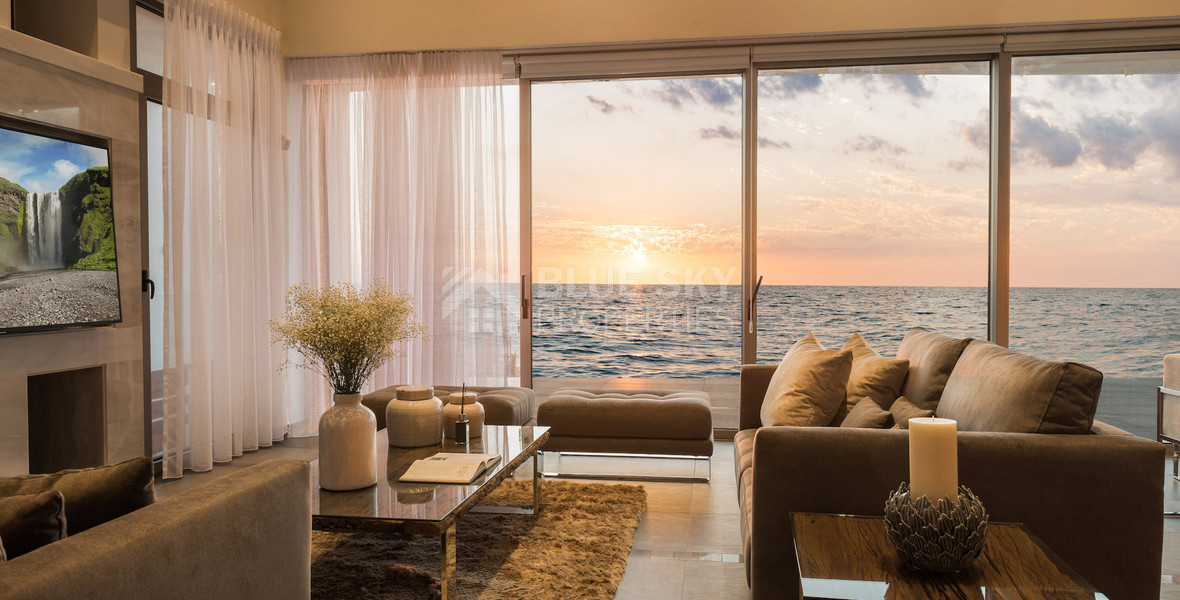 Exclusive six bedroom Seafront Villa in Chloraka – Private Pool & Panoramic Sea Views