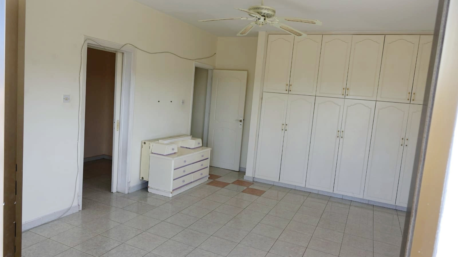 Дуплекс 5 спален 365 м² в Empa, Кипр