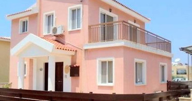 Three bedroom Villa for sale at Chloraka