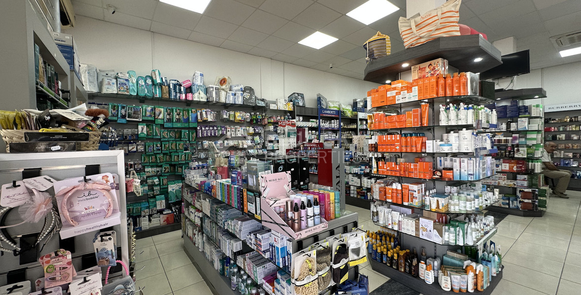 Commercial Shops & Operating Business for Sale on Main Road in Kato Paphos – Excellent Visibility, Public & Communal Parking