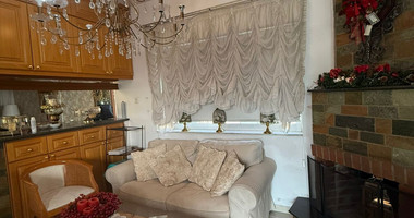 Four bedroom upper floor house for rent in Omonoia, Limassol