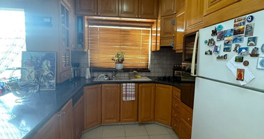 Four bedroom upper floor house for rent in Omonoia, Limassol