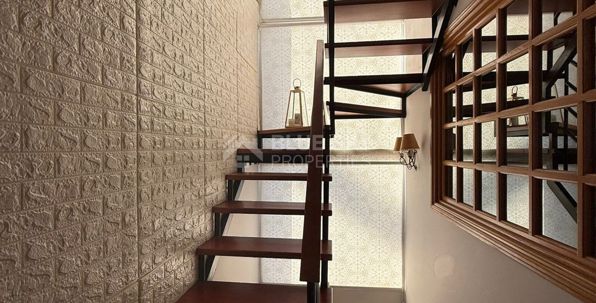 Four bedroom upper floor house for rent in Omonoia, Limassol