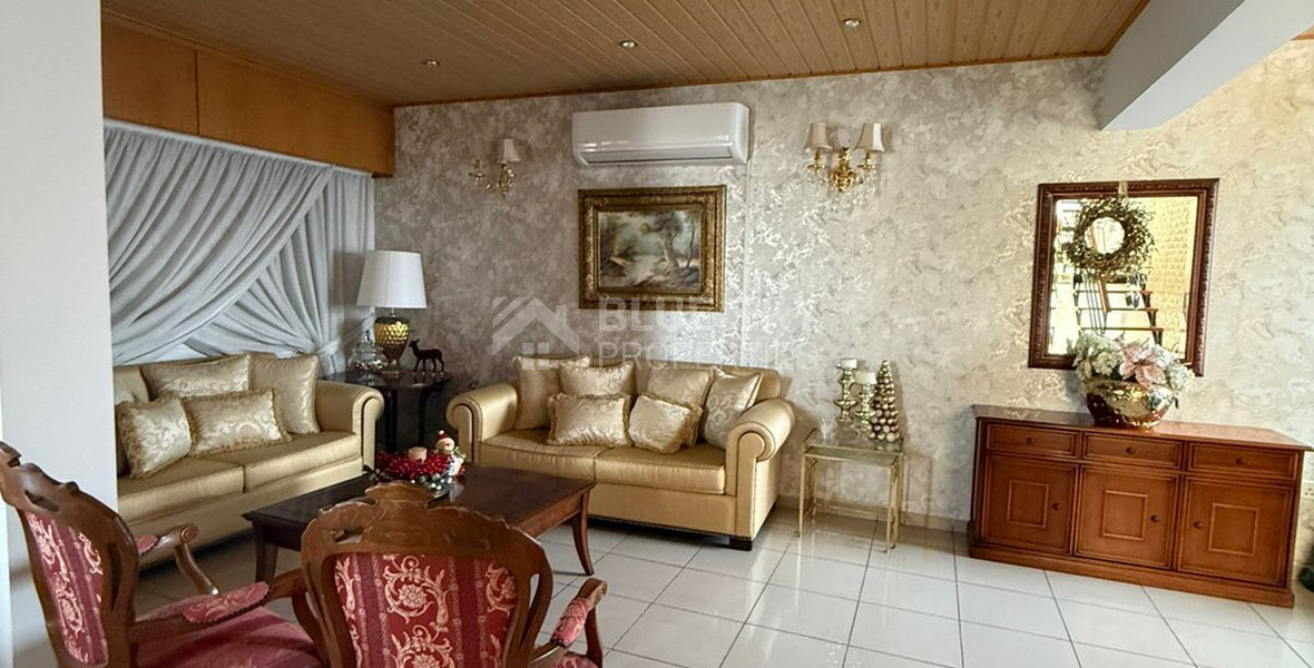 Four bedroom upper floor house for rent in Omonoia, Limassol