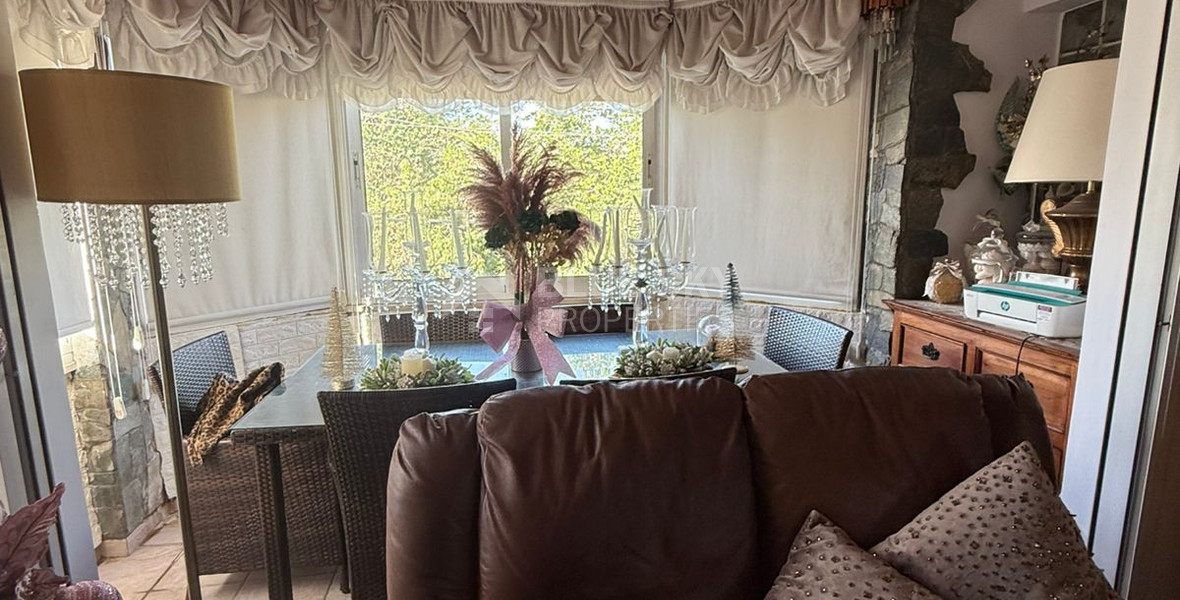 Four bedroom upper floor house for rent in Omonoia, Limassol