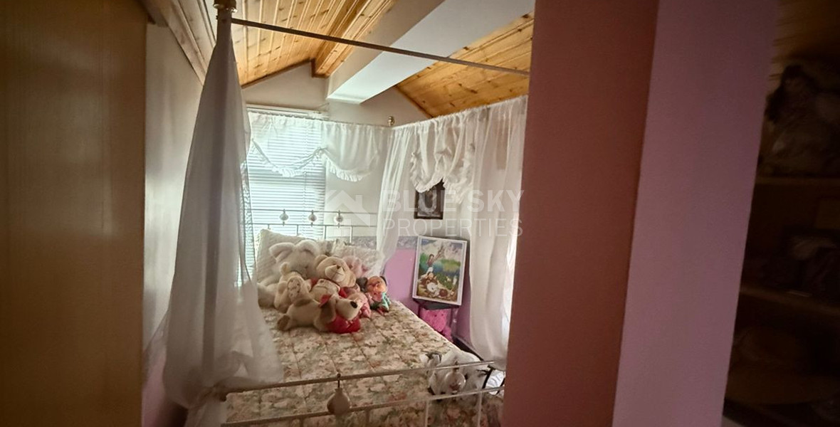 Four bedroom upper floor house for rent in Omonoia, Limassol