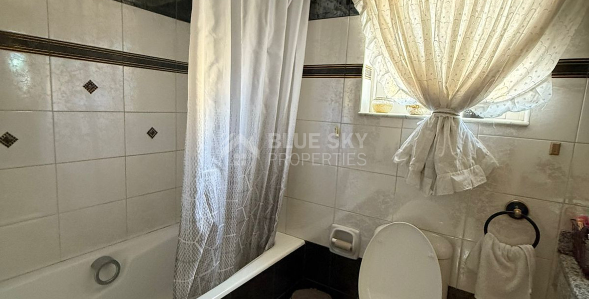 Four bedroom upper floor house for rent in Omonoia, Limassol