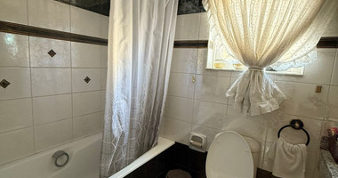 Four bedroom upper floor house for rent in Omonoia, Limassol