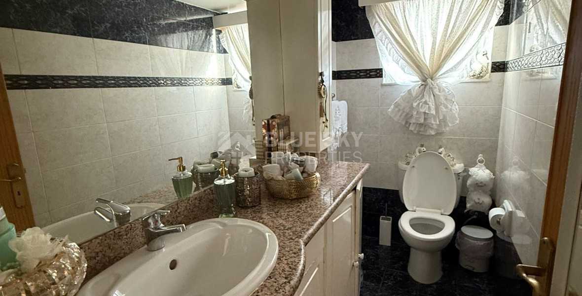 Four bedroom upper floor house for rent in Omonoia, Limassol