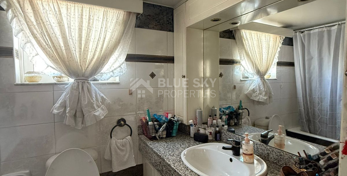 Four bedroom upper floor house for rent in Omonoia, Limassol