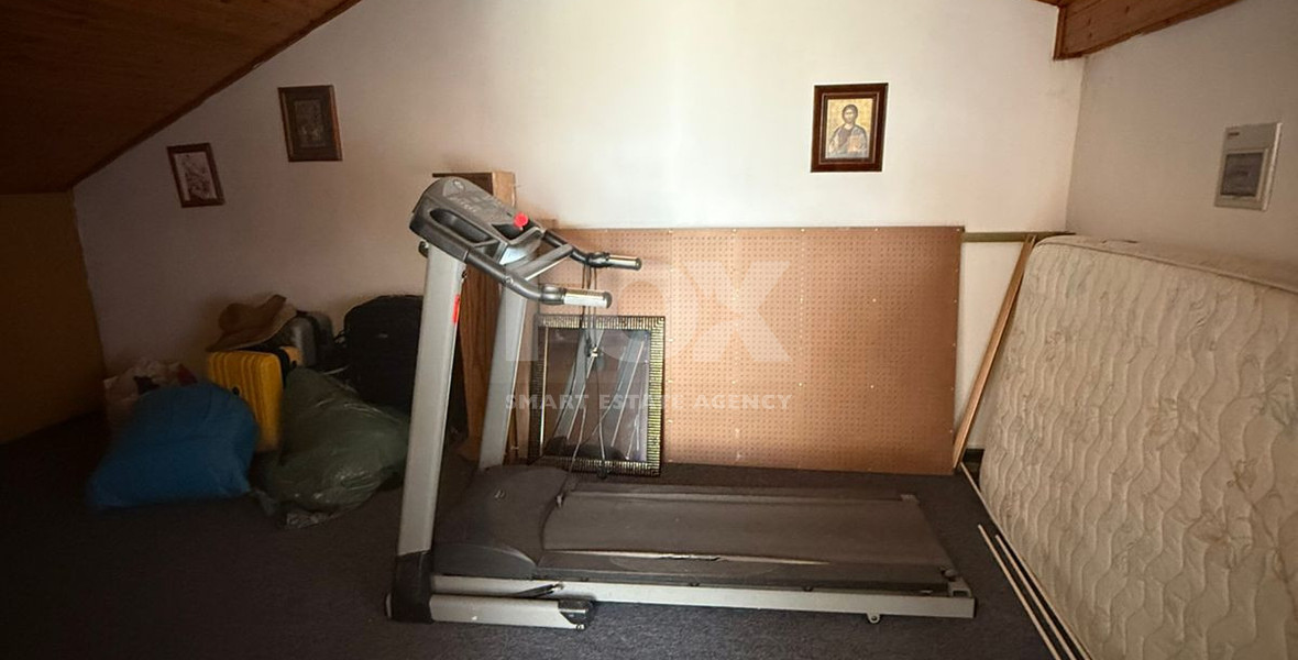 Four bedroom upper floor house for rent in Omonoia, Limassol