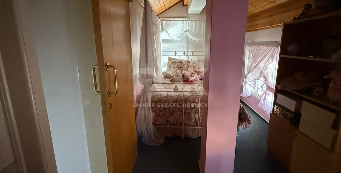 Four bedroom upper floor house for rent in Omonoia, Limassol