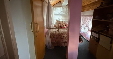 Four bedroom upper floor house for rent in Omonoia, Limassol