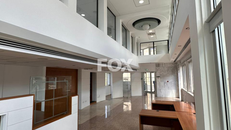 Building 1250 m² for rent in Pafos, Paphos, Cyprus