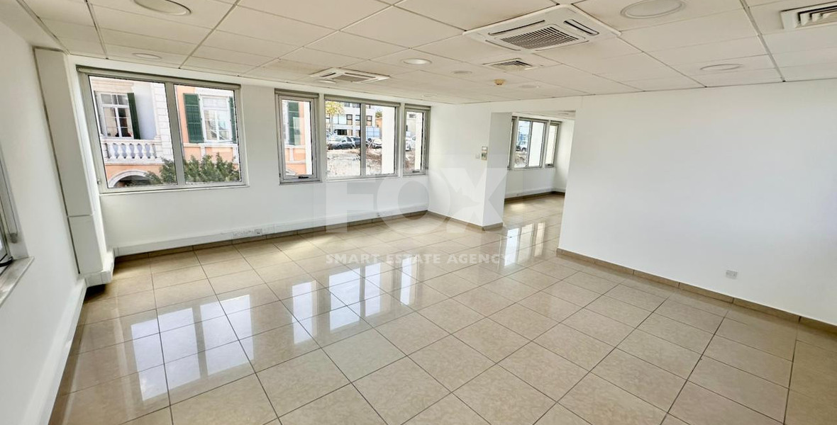 Offices Building for Rent in Central Paphos – 1,250 m² Commercial Space with Parking and Sea Views