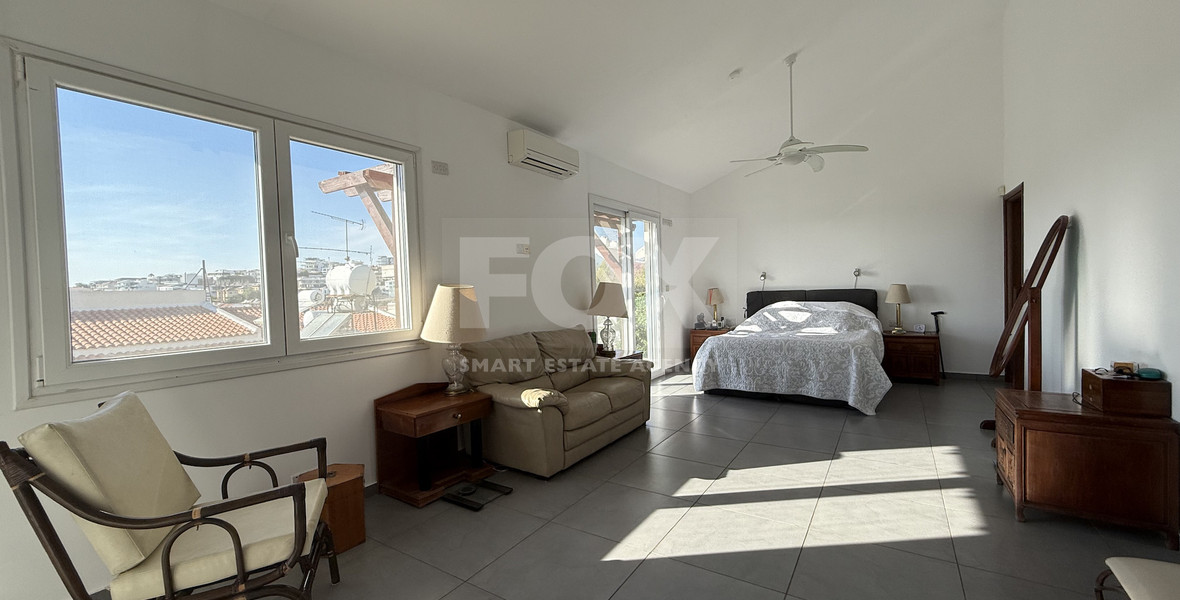 For Sale Elegant Two-Level Detached  Five bedroom house with Pool and garden good condition with (Renovation Potential)