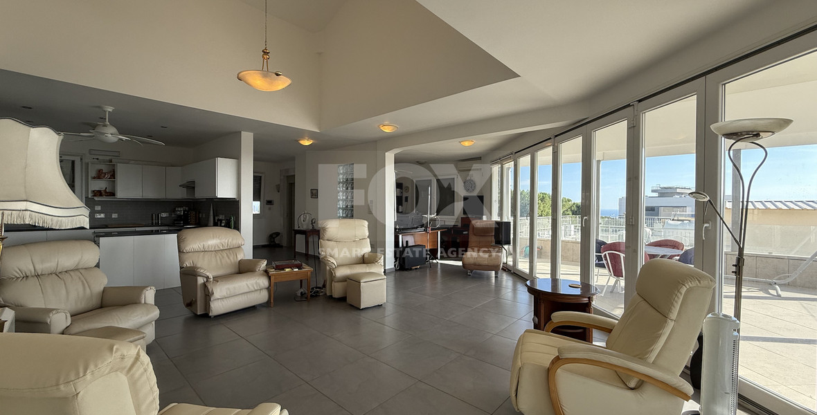 For Sale Elegant Two-Level Detached  Five bedroom house with Pool and garden good condition with (Renovation Potential)