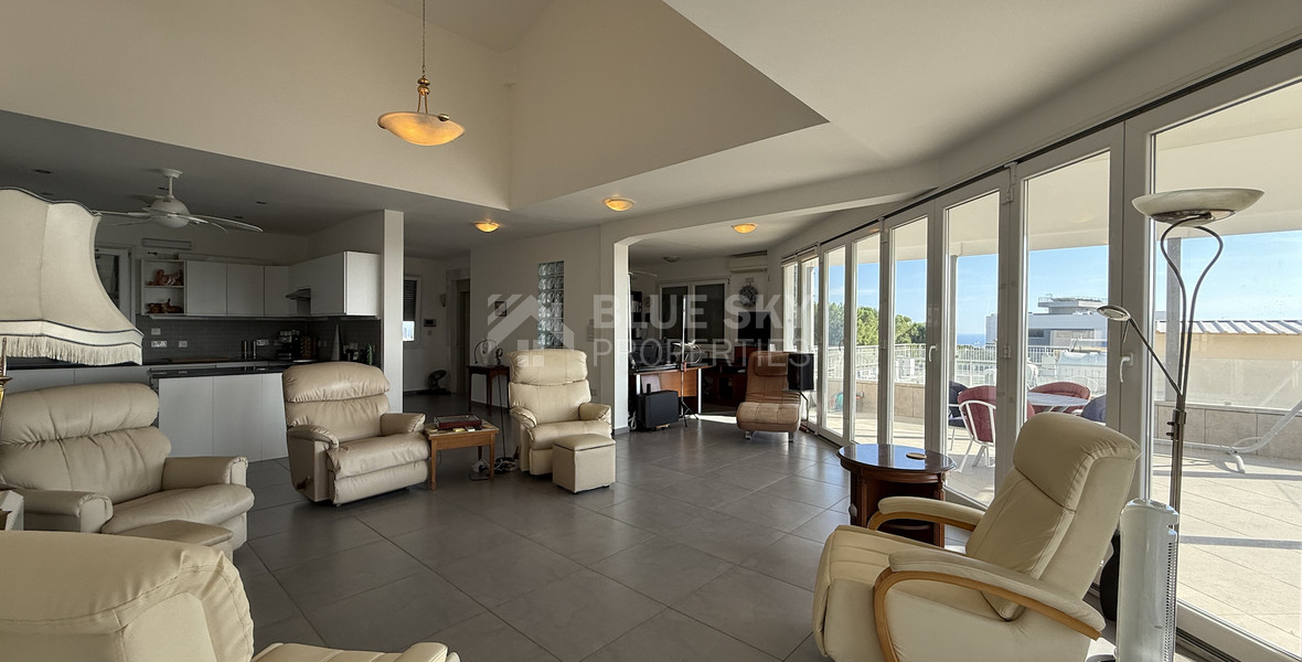 For Sale Elegant Two-Level Detached  Five bedroom house with Pool and garden good condition with (Renovation Potential)