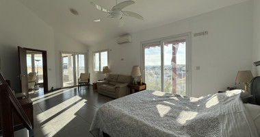 For Sale Elegant Two-Level Detached  Five bedroom house with Pool and garden good condition with (Renovation Potential)