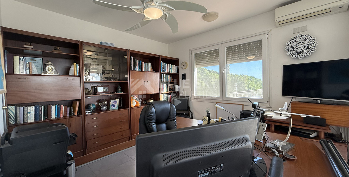 For Sale Elegant Two-Level Detached  Five bedroom house with Pool and garden good condition with (Renovation Potential)