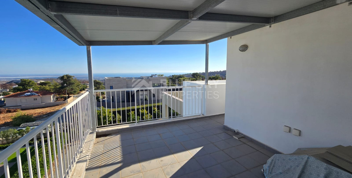 Three Bedroom House with Pool for sale in Souni-Zanakia