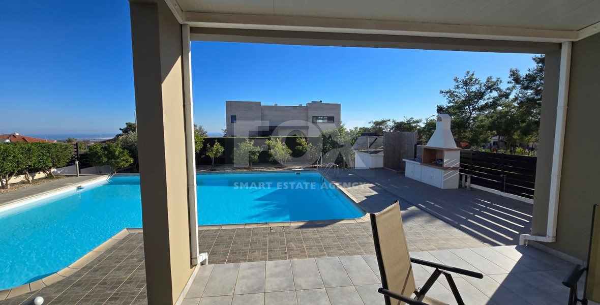 Three Bedroom House with Pool for sale in Souni-Zanakia