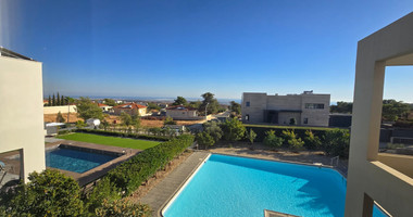 Three Bedroom House with Pool for sale in Souni-Zanakia