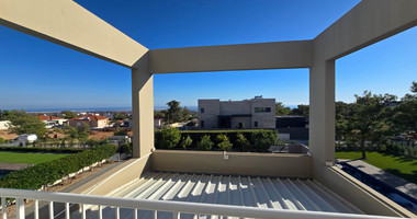 Three Bedroom House with Pool for sale in Souni-Zanakia